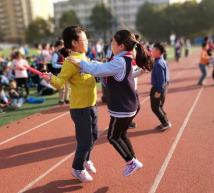 江苏省五台山体育中心举办以“与爱同行益动未来”为主题的体育公益专场活动