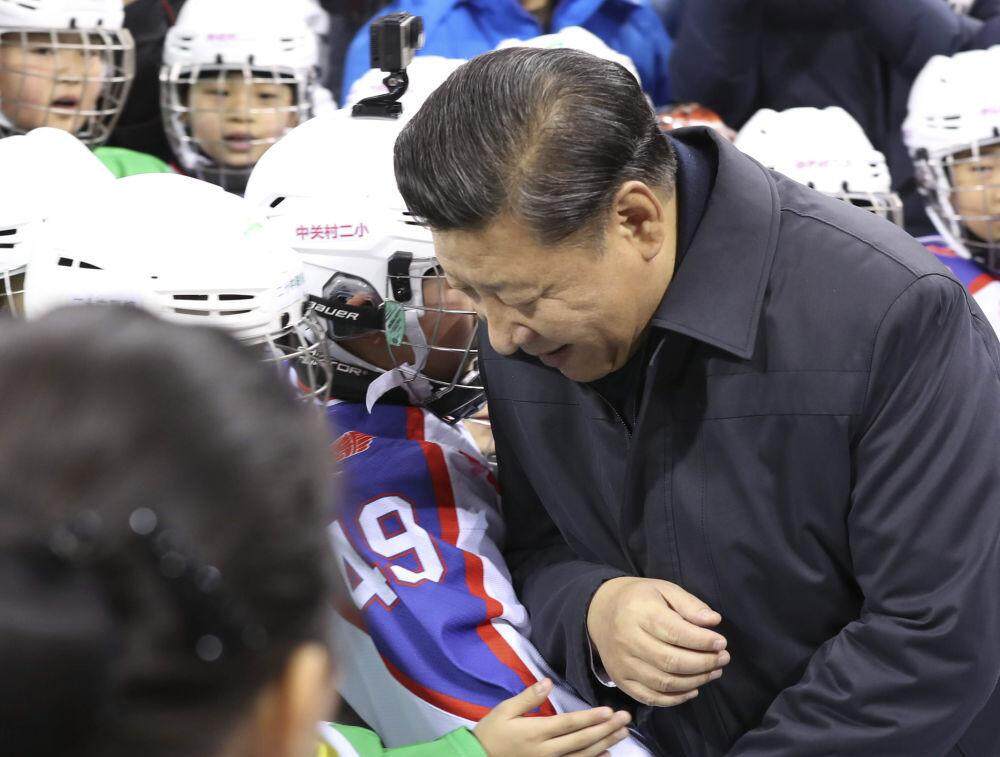 一习话·冰雪春天丨“发展冰雪产业丰富群众赛事活动”