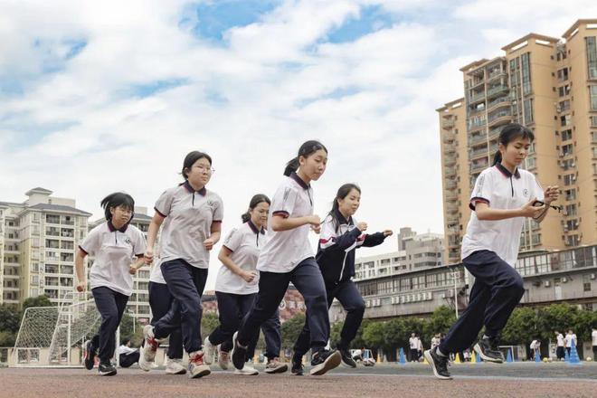 【教育关注】开学健康大礼包体育活动天天见——广州2025新学期将全面推进校园综合体育活动不低于两小时(图2)
