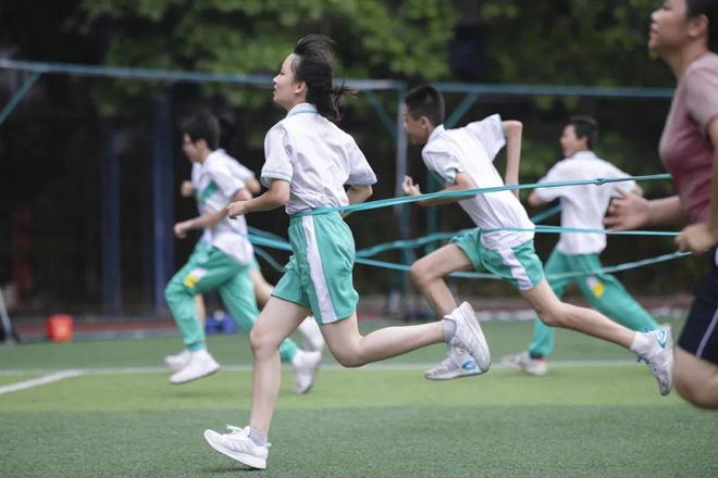 【教育关注】开学健康大礼包体育活动天天见——广州2025新学期将全面推进校园综合体育活动不低于两小时(图4)