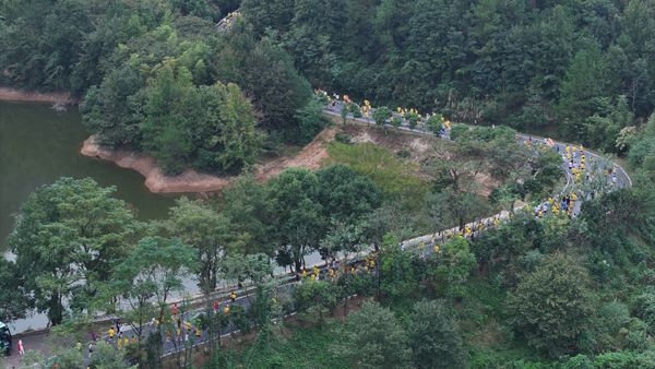 鹰潭龙虎山“体育+旅游”盛宴 燃爆旅游市场新热度(图3)