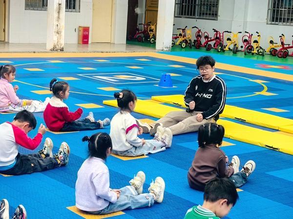 跨越山海传薪火精准帮扶促成长(图1)